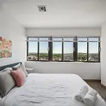 Pp 1301 Modern Corporate 2Br, Pool, Gym