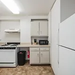 Pp 1301 Modern Corporate 2Br, Pool, Gym
