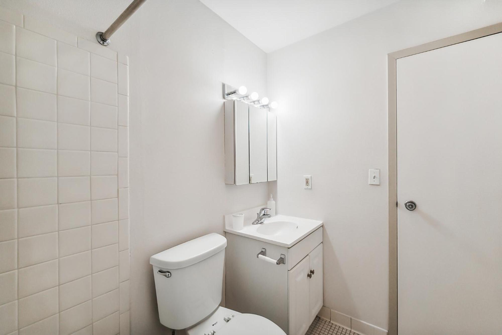 Pp 1301 Modern Corporate 2br, Pool, Gym Apartment *