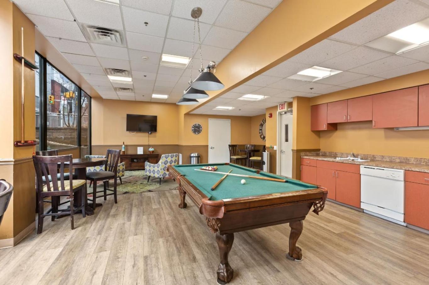 Pp 1301 Modern Corporate 2br, Pool, Gym *