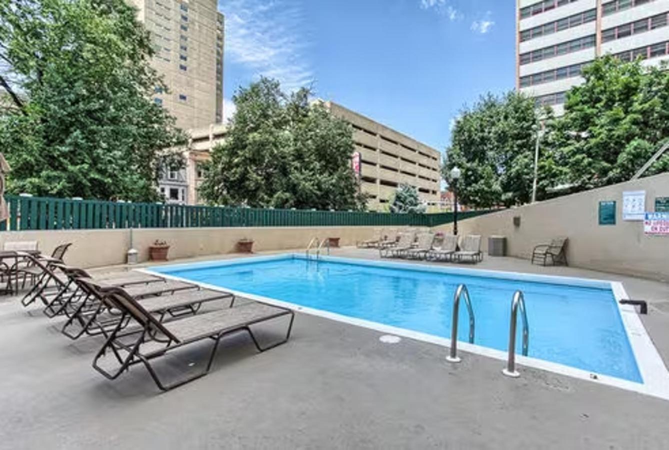 Pp 1301 Modern Corporate 2br, Pool, Gym